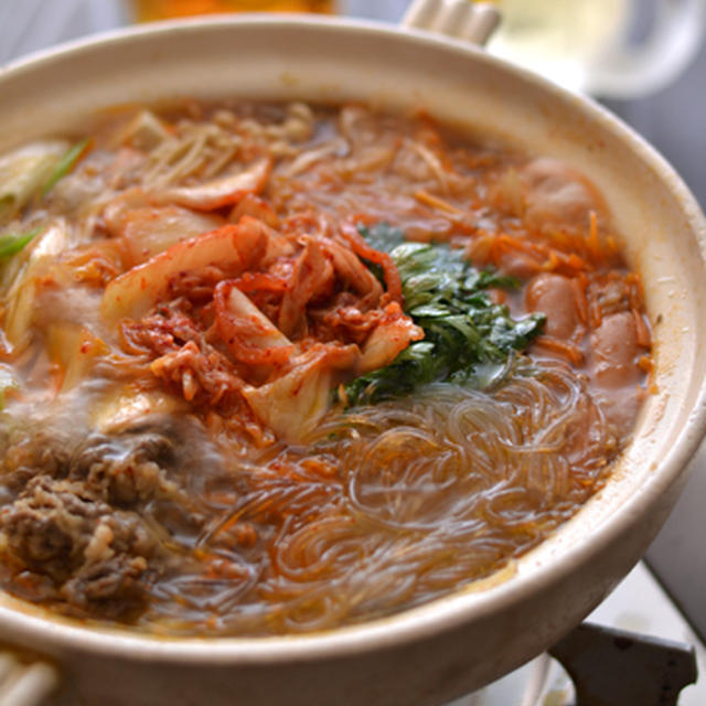 えび辛油であと辛★牛肉と春雨のキムチ鍋。*角ハイ