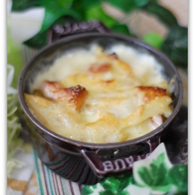 ミニストウブdeじゃがベーコンのクリーム焼き