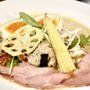 オコメノカミサマ　米粉と全粒粉の麺と米てさまざまな食材の濃厚で優しいスープのラーメン