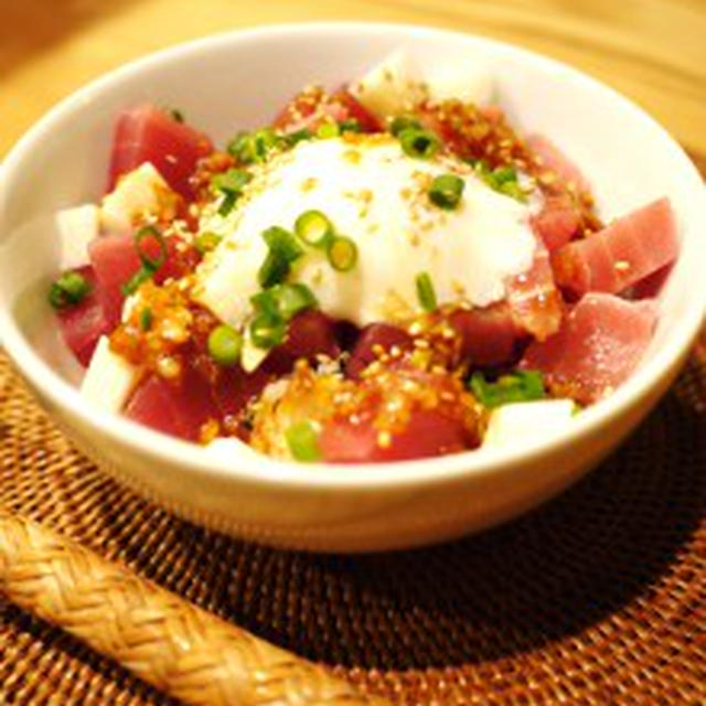 マグロと長いもの丼ごま油風味