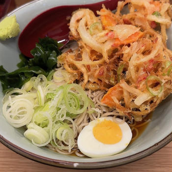 立ち蕎麦行脚「文珠大山店の冷しかき揚げそば」
