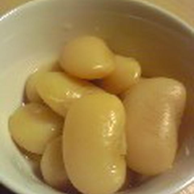 寒い雨、そして豆を炊く。