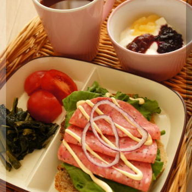 * ライ麦パンのソフトサラミサンド♪