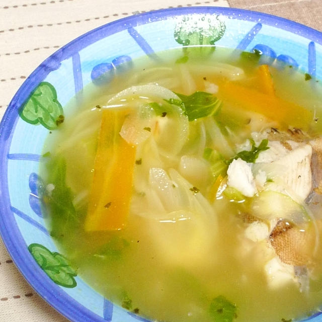 香味野菜とカレイのスープ