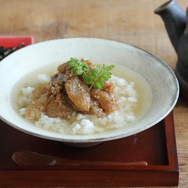 簡単お昼ごはん・ごま風味の鯛茶漬け