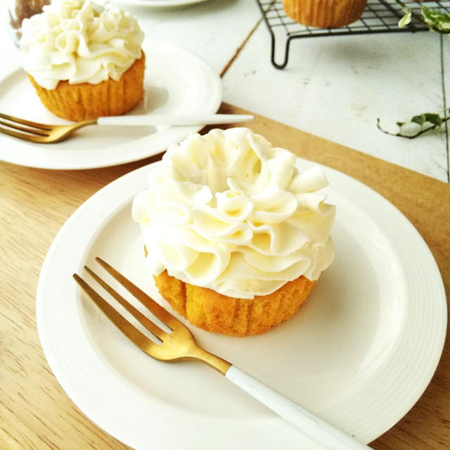 かぼちゃのカップケーキ&チーズホイップクリーム