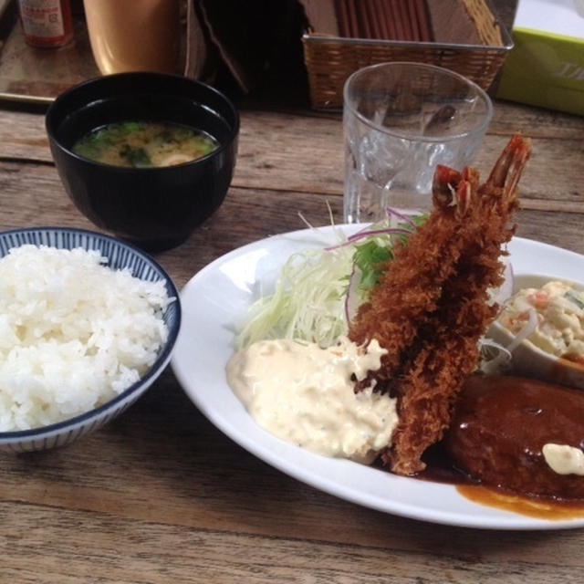 今日のランチは洋食の朝日 ♪