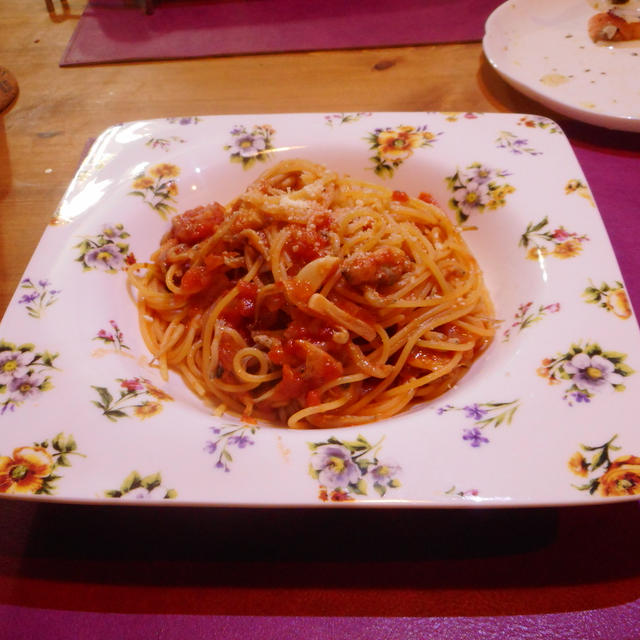 冷蔵庫のお片付け♪魚介のトマトソースパスタ