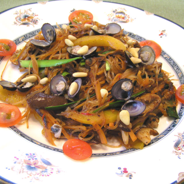 「シジミと野菜の八丁味噌チャプチェ」