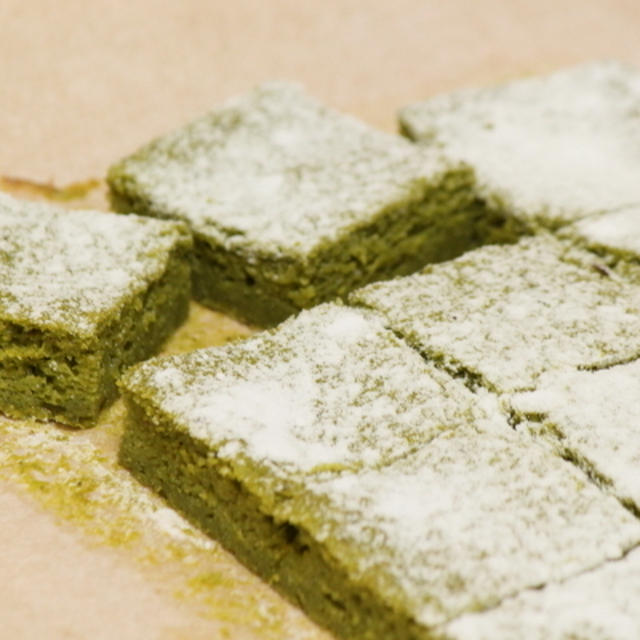 豆腐の抹茶スクエアケーキ