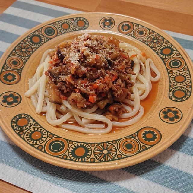 レンチンで簡単♪ 野菜たっぷりミートソースうどん