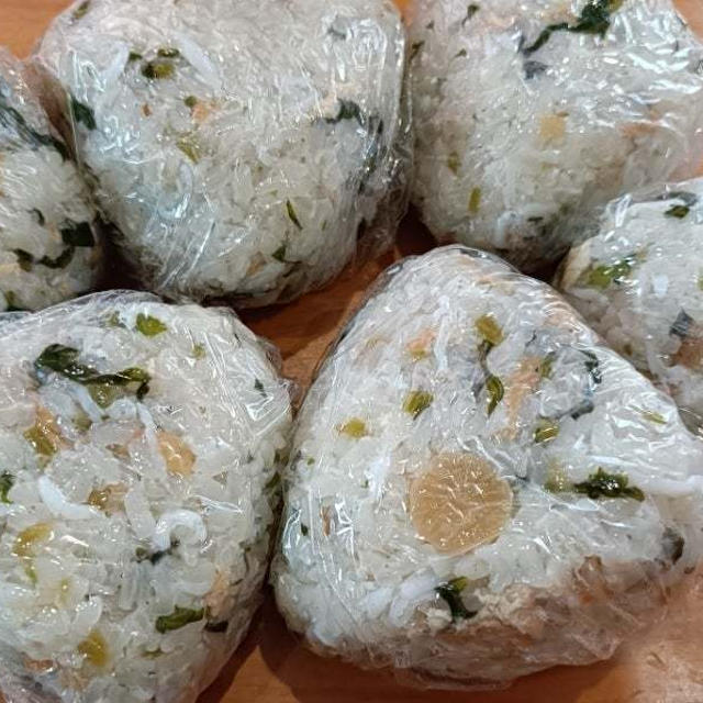 大根の葉っぱも無駄にしない！甘辛に炒めたらおにぎりに♪