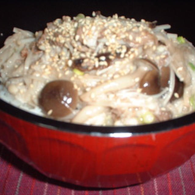 牛肉とキノコのとろろご飯