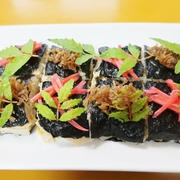 失敗なしで楽しめる、色々飾ってペッタンおにぎり～
