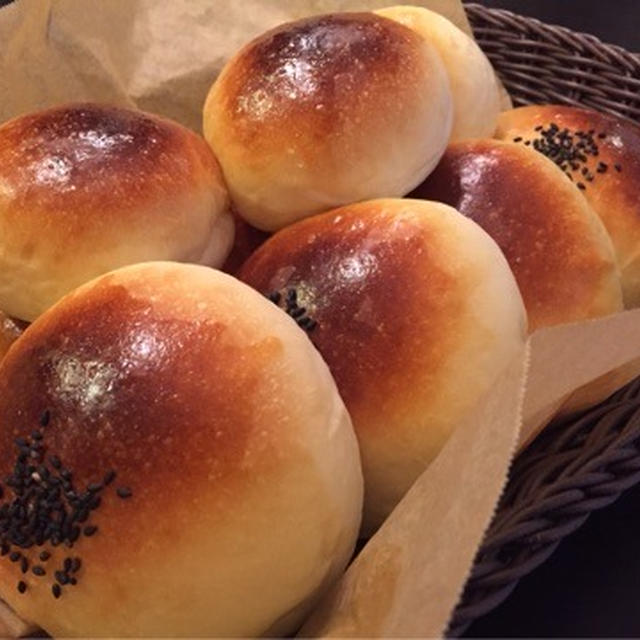 【昨日焼いたパン☆ホイップクリーム入りあんパン♪】