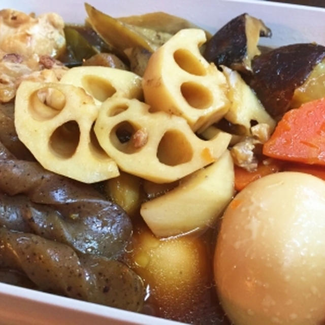 鶏手羽元と根菜の煮物＆育ってきた香菜(シャンサイ)♪