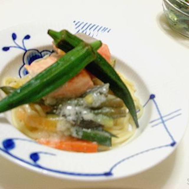野菜と鮭のクリームパスタ