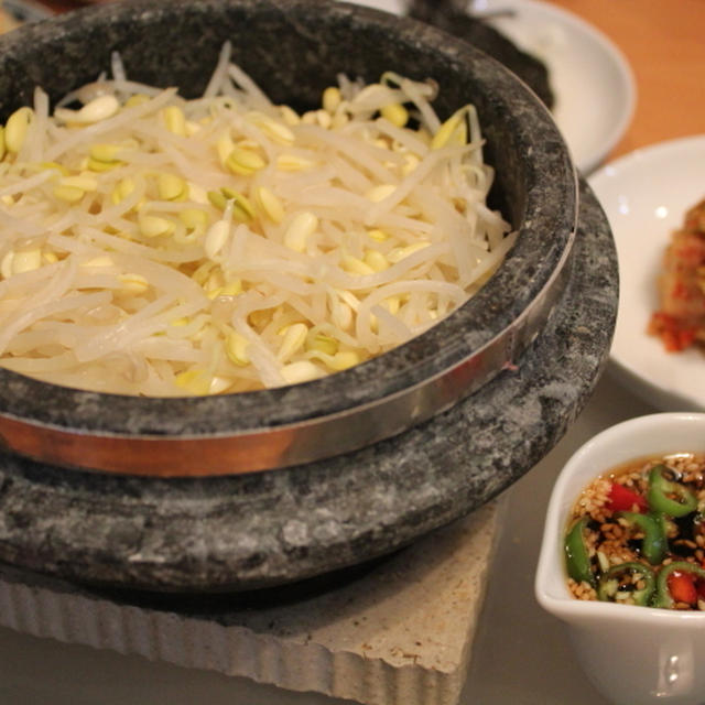 韓国風豆もやしご飯とコンビジチゲ