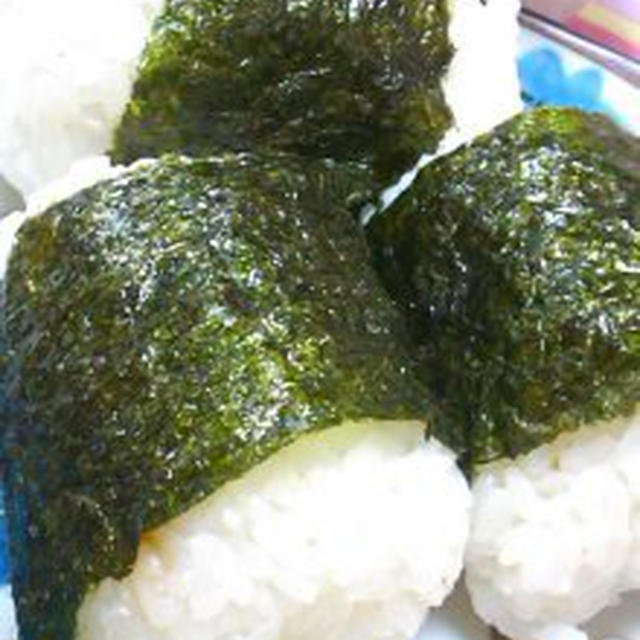 お握りでご飯～～