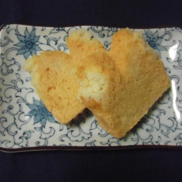 お醤油風味の新じゃが入り米粉蒸しケーキ