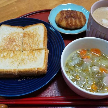 チーズトーストと野菜スープ