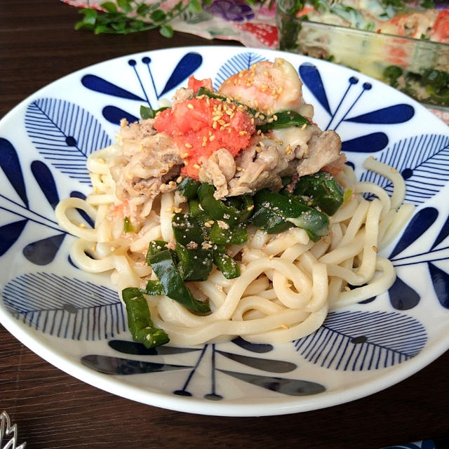 食欲なくてもつるつるっと食べやすい☆耐熱容器で明太チーズうどん【大分県産ピーマン】