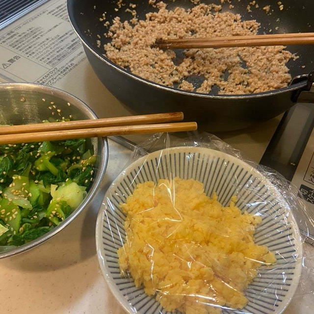 久々に麹の３色丼♡楽天の海老餃子実食‼︎お米でダイエット