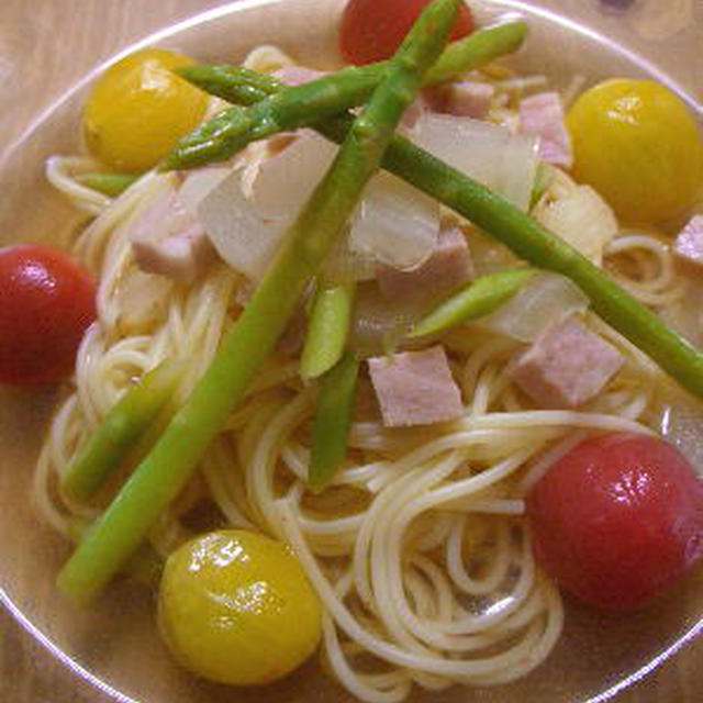 湯むきトマトのピリ辛冷製スープスパゲッティー