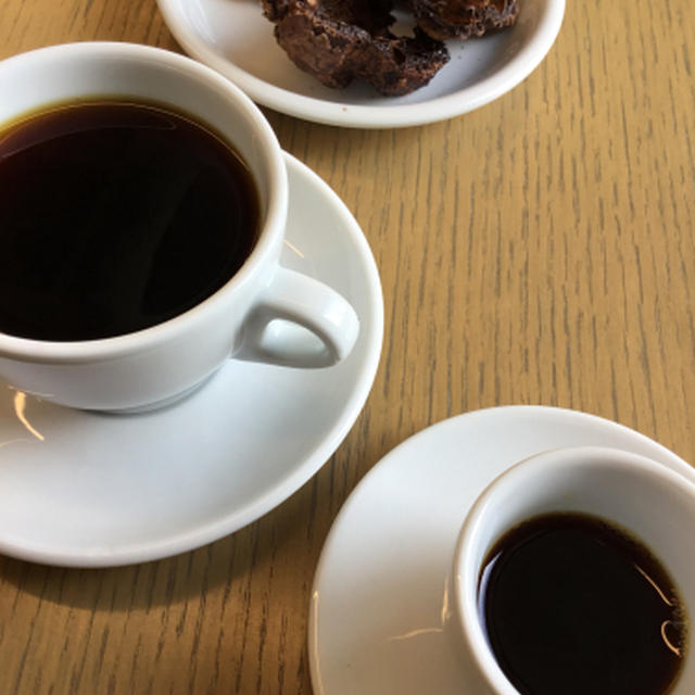 ご近所コーヒー店は、ムダのない味と雰囲気