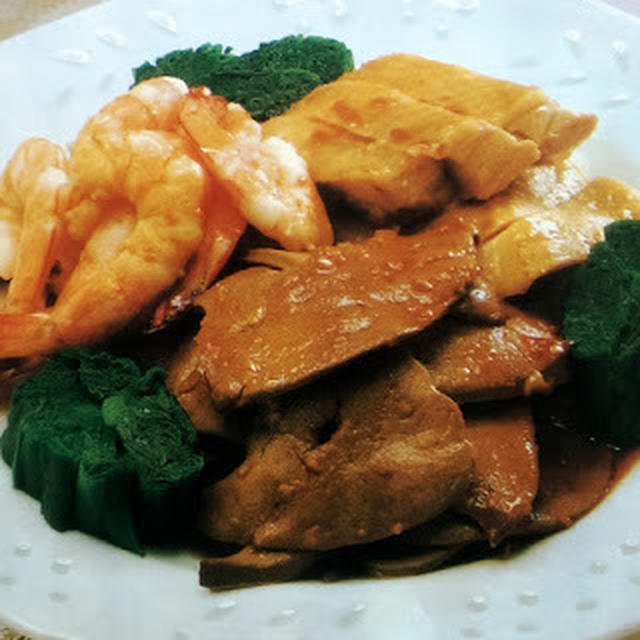三琴涼菜│鶏、エビ、レバーの中華風盛り合わせ