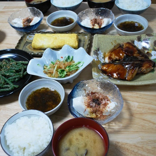 昨夜はぶりの照り焼きやくらげきゅうりなど～！