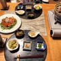 BBQキャリーオーバーの牛さんで牛鍋とトマトサラダと小鉢5品で晩酌