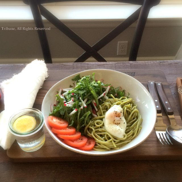 Breakfast Pesto Pastaジェノベーゼ朝食パスタ