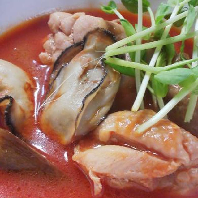 牡蠣と鶏もも肉のトマト鍋！