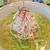 「ラ王 塩」 で作る 「鶏レタス葱ラーメン」。