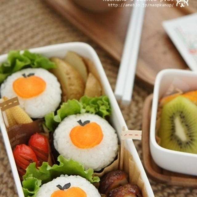 にんじんで林檎デコのおにぎりお弁当♪