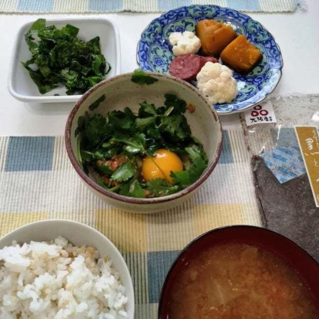 超久しぶりのご飯とみそ汁、そして日本茶とパンプキンシード