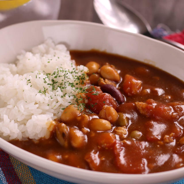 トマトと４種のお豆のキーマカレーの作り方