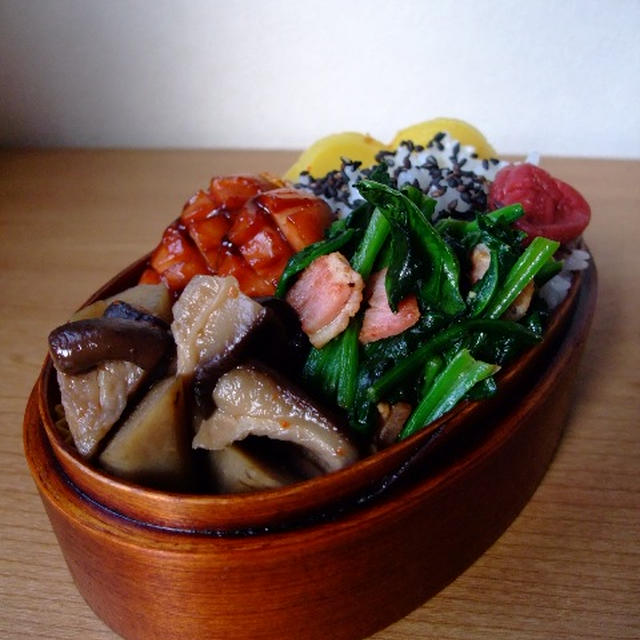 夜遅くから作っておいた煮物のお弁当。
