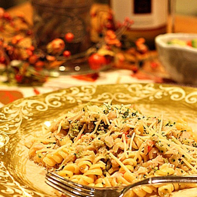 Broccoli & Cauliflower + Walnuts Pesto Pasta