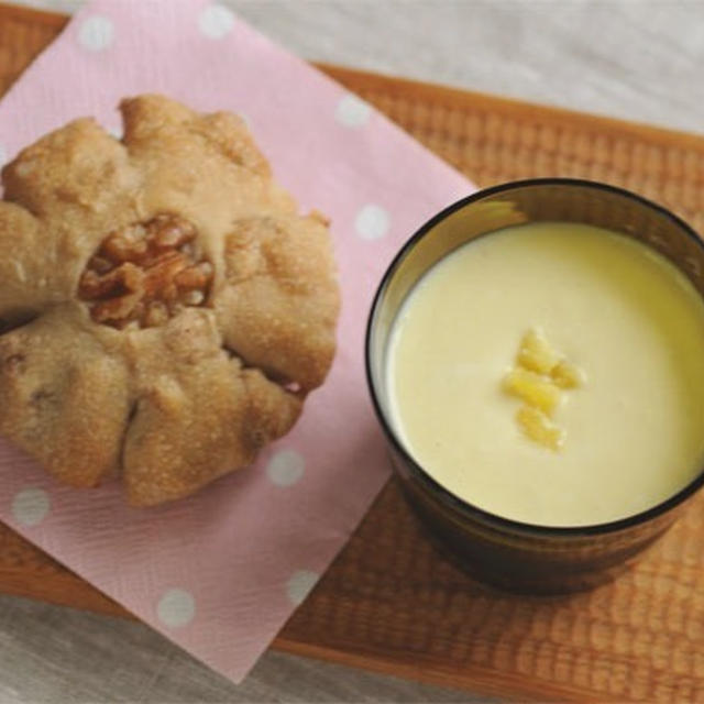 さつまいものスープとくるみパン