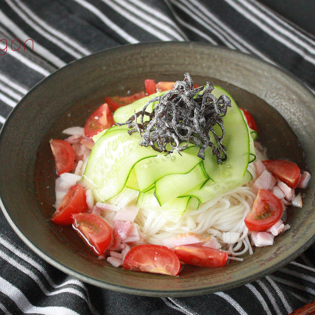 茹でて残ったそうめんを活用、朝でも簡単「サラダそうめん」♪