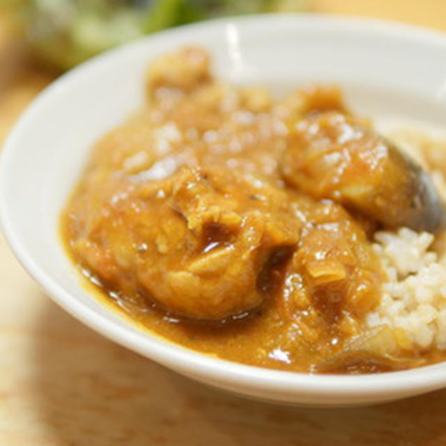 ニンジンすりおろしチキンなすカレー。食べ過ぎた｜三毛猫マリーさんの写真