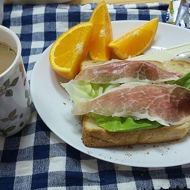 山型トーストサンド＆餡バタートースト　                   （キッチン　ラボ）