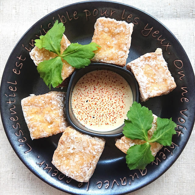 少ない油でカリサク焼くだけ簡単厚揚げのめんマヨソース添え