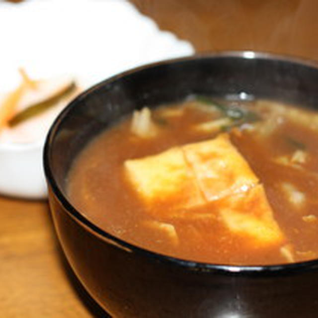 お餅入り赤味噌スープ