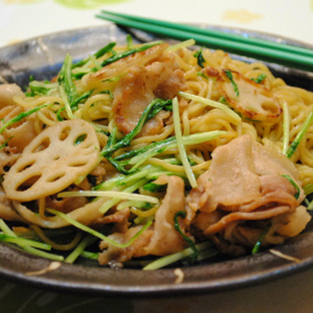 しゃっきり レンコンと 水菜の醤油焼きそば ☆〜ゆず胡椒風味〜