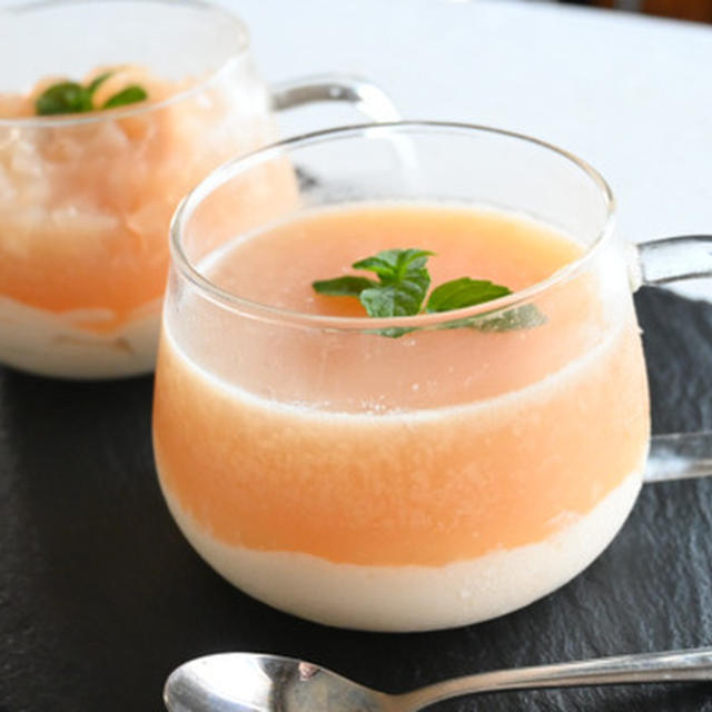 桃ジュースのゼリー＆もっちりレアチーズ【福島クッキングアンバサダー】桃そのもののおいしさを味わえるジュースの簡単アレンジ。