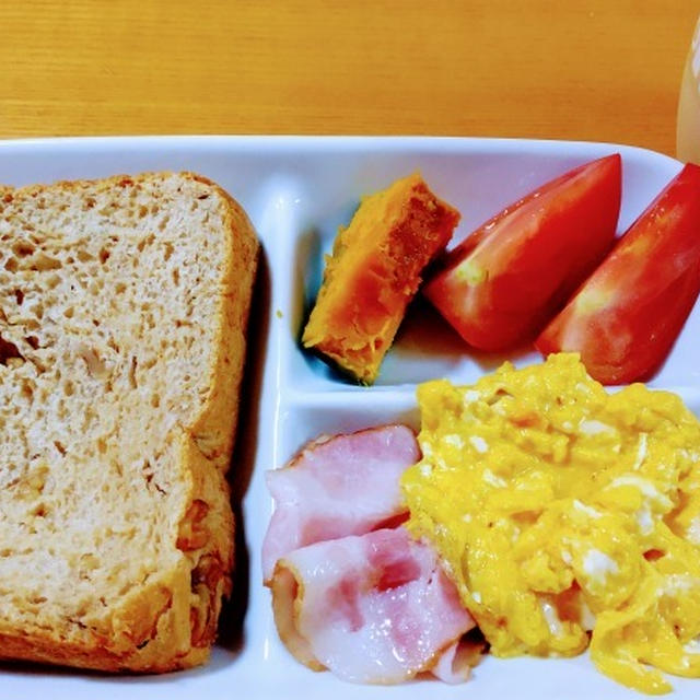 香ばしさ満点！オートミールとくるみの食パン