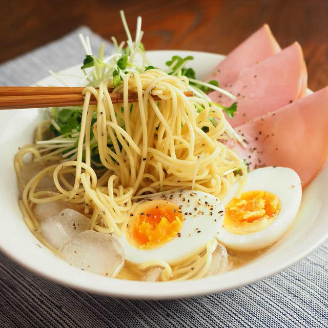 9月なのに気温38℃！！あまりに暑いので「氷締め冷やしラーメン」を食べました。マルタイ棒ラーメンアレンジ